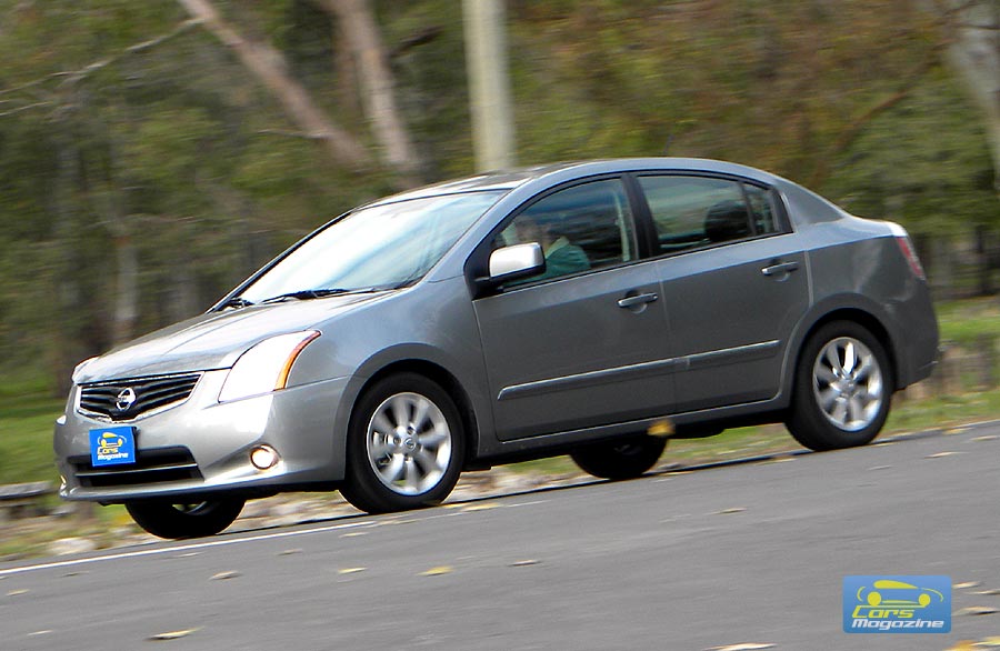 2011 Nissan sentra test drive #8