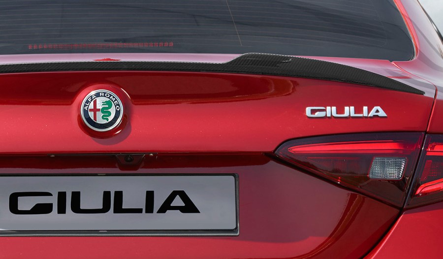 logo-alfa-giulia